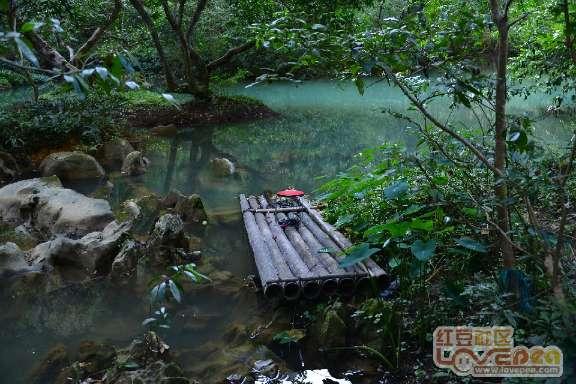 伊金霍洛旗第十八届人民代表大会第三次会议举行第二次全体会议